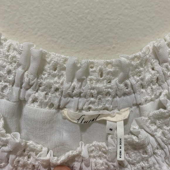 Cute summery white off the shoulder top - Picture 3 of 3